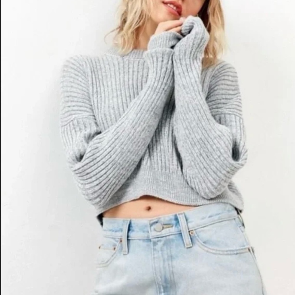 Urban Outfitters Cropped Gray Sweater Small